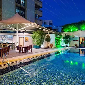 4* Ξενοδοχείο Novel Center